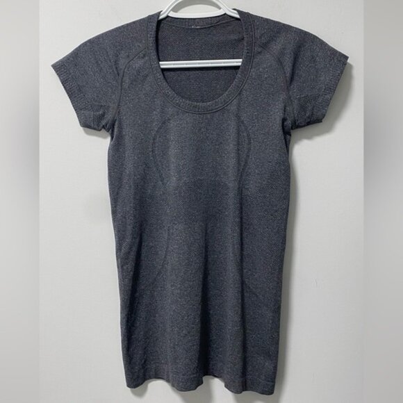 Lululemon Beat the Heat Short Sleeve Top Gray Size 4 - Picture 2 of 7